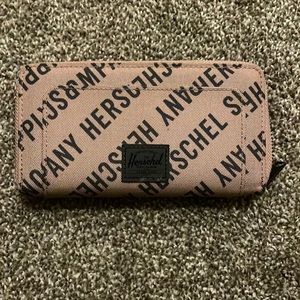 Hershel Thomas wallet
